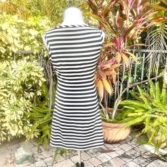 Guess Hailey Dress - Picture 4 of 6